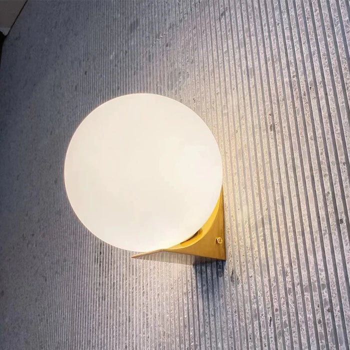 Solja – Modern Glass Orb LED Bedside Wall Sconce BO-HA