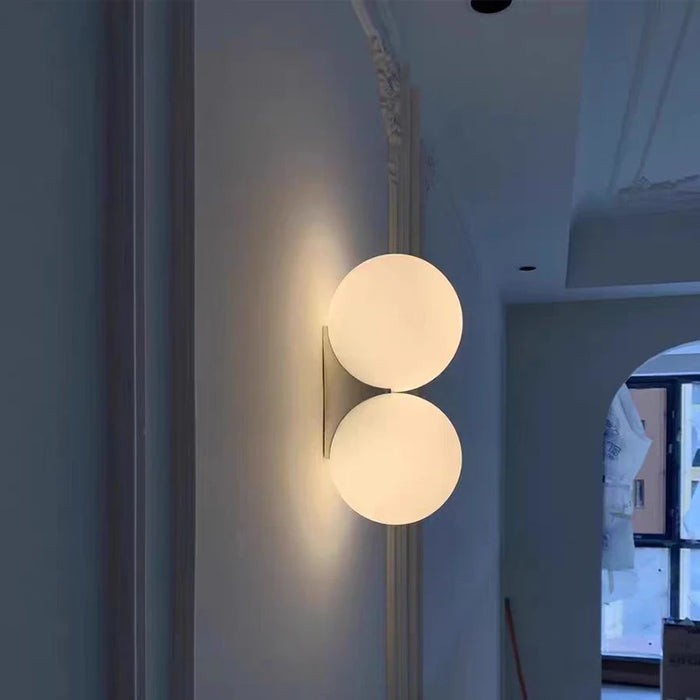 Solja – Modern Glass Orb LED Bedside Wall Sconce BO-HA