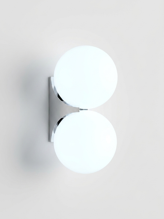 Solja – Modern Glass Orb LED Bedside Wall Sconce BO-HA